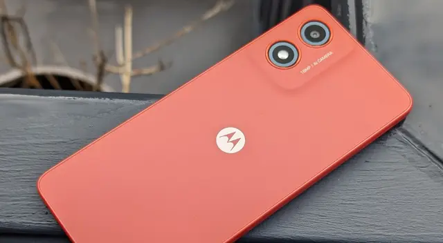 Este celular barato, pese a su precio, supera en un par de cosas a este iPhone que vale de US$700 dólares.