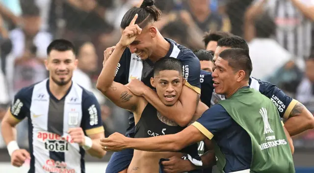 Alianza Lima clasificó y un ganador del Balón de Oro celebró con los futbolistas.