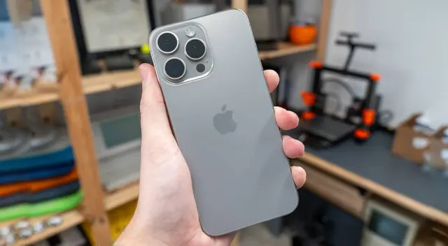 El iPhone 15 Pro Max es mejor que el iPhone 16 Pro Max y su precio es mucho más bajo. Conoce su destacada ficha técnica.