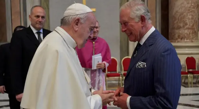 Carlos III y Camilla viajarán al Vaticano.