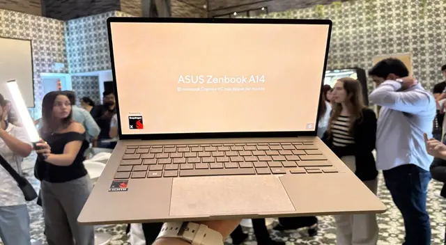 Conoce la ASUS Zenbook A14, la laptop más liviana del mundo, con batería 32 horas y pantalla OLED.