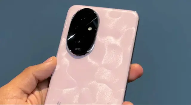 El HONOR 200 5G es uno de los gama media más potentes del 2025 y supera en todo al Galaxy A56 de Samsung.