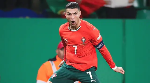 Cristiano Ronaldo celebrando su gol 929 Cristiano Ronaldo celebrando su gol 929