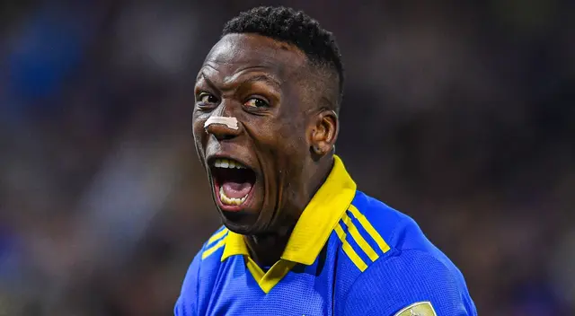 Luis Advíncula juega actualmente en Boca Juniors