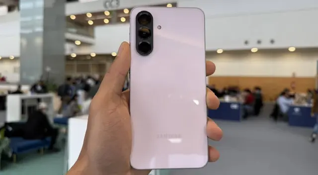 Este es el Galaxy A36 5G, el gama media más potente del mercado y la mejor compra del 2025.