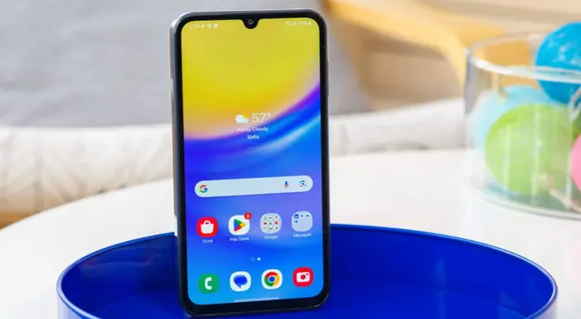 Este celular económico fue el teléfono Android más vendido del 2024, ni siquiera el S24 Ultra se le acerca.