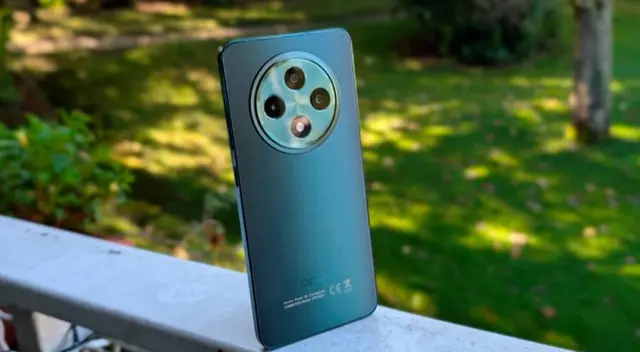 Este es el Oppo Reno 12 F 5G, el gama media que lanzó Oppo en 2024 y es el mejor gama media que puedes comprar hoy.