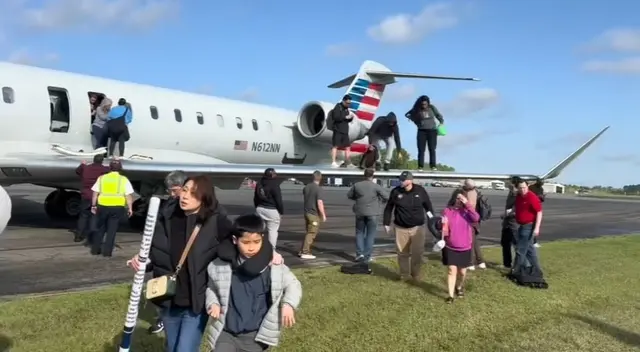 Pasajeros evacúan por el ala tras aterrizaje forzoso en Georgia.