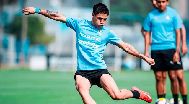 Axel Cabellos debuta con Sporting Cristal en el duelo ante UTC.
