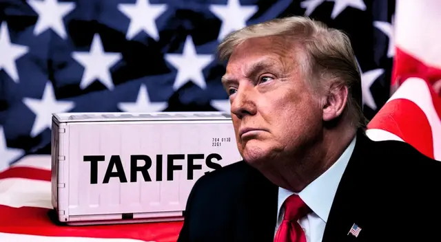 Donald Trump habla sobre sus propuestas arancelarias, negándose a pausar sus medidas pero aceptando negociaciones.