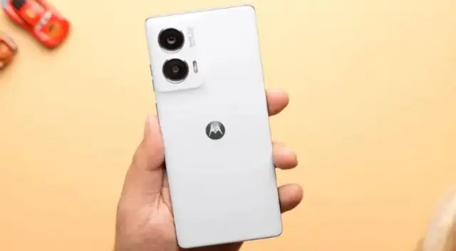 Motorola es uno de los reyes de la gama media y en 2024 lanzó uno de los terminales más potentes en este sector.