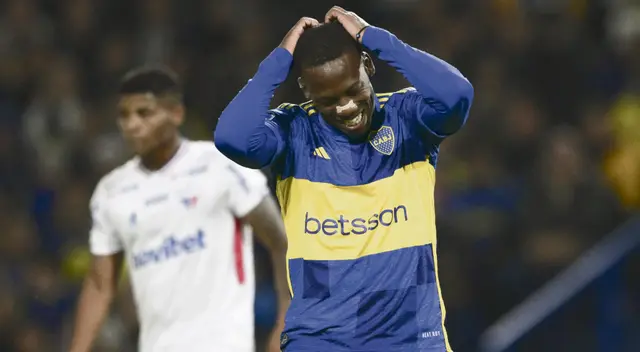 Luis Advíncula llamó la atención de sus seguidores con noticia.