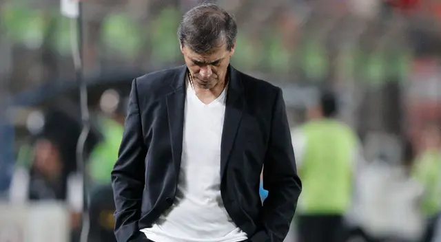 Fabián Bustos y una noticia que sorprendió a los hinchas. Fabián Bustos y una noticia que sorprendió a los hinchas.
