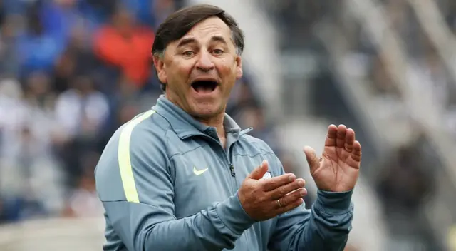 Carlos Bustos tendría definido su futuro como DT para la temporada 2025