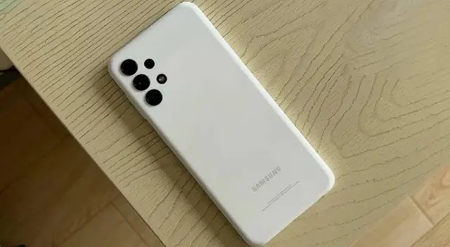 El Samsung Galaxy A13 4G es un smartphone potente y barato que puedes comprar en 2025.