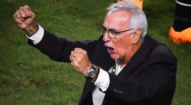 Jorge Fossati será nuevamente entrenador de Universitario este 2025.