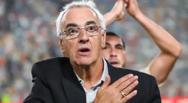 Jorge Fossat volvió a Universitario para dirigir a los cremas en una seunda etapa. Jorge Fossat volvió a Universitario para dirigir a los cremas en una seunda etapa.