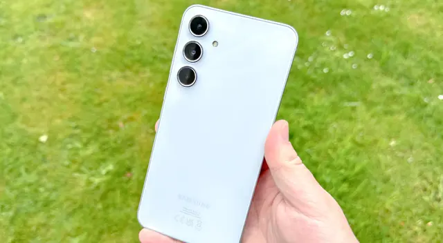 El celular Samsung de gama media que todos quieren tener a un precio bajo.