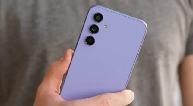 El Samsung que supera por mucho a Motorola: estas son sus especificaciones.