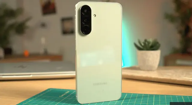Este potente Samsung gama media salió a inicios del 2025 y es el favorito de los usuarios. Este potente Samsung gama media salió a inicios del 2025 y es el favorito de los usuarios.