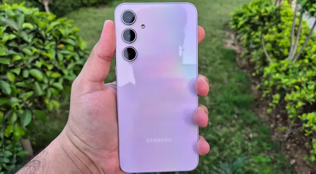 El teléfono Samsung que tiene un precio accesible y es uno de los más potentes.