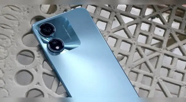 Este Honor de gama de entrada cuenta con diseño elegante y una batería grande.