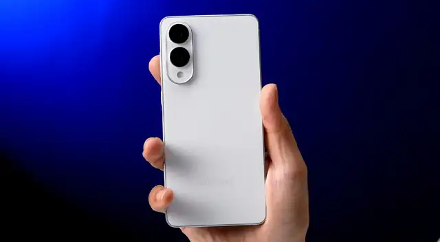 Así luce el nuevo teléfono de la familia S25 de Samsung.