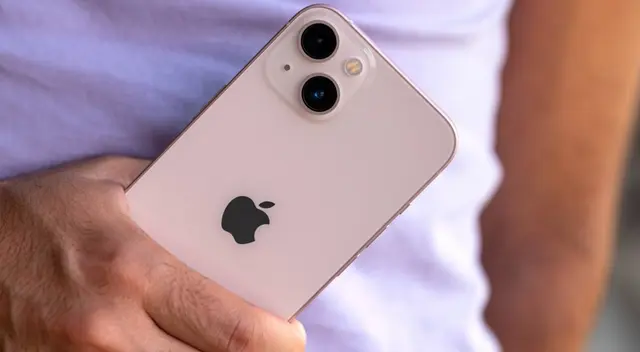 El celular de Apple que tiene un alto rendimiento y es uno de los más vendidos.