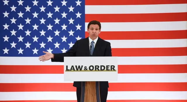 Ron DeSantis, en el Museo y Salón de la Fama de la Policía Estadounidense, en Titusville.