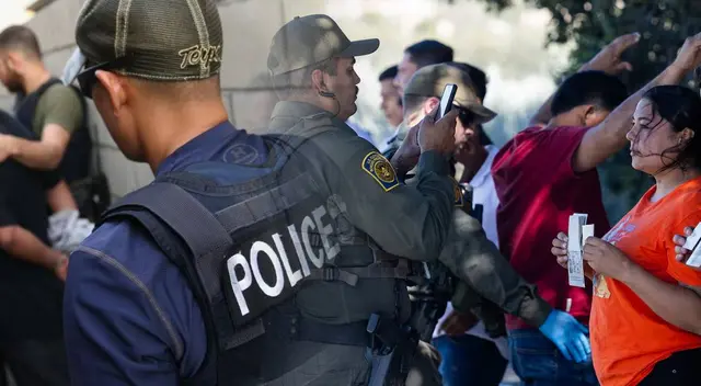 Agentes fronterizos apoyarían en las redadas migratorias.