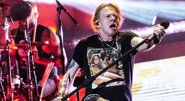 Axl Rose, cantante de la banda estadounidense de hard rock Guns N' Roses, se presenta en Copenhague.