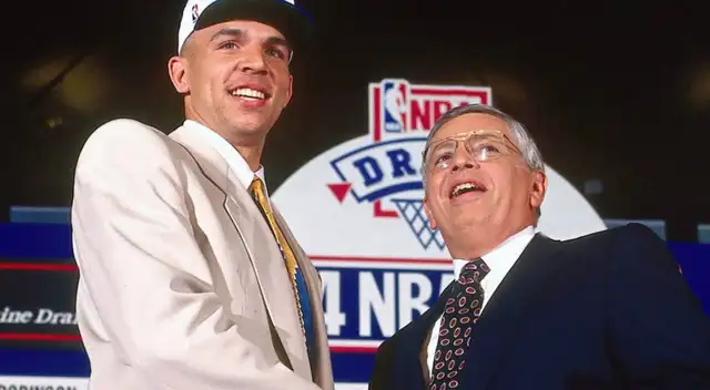 Jason Kidd jugando por los Dallas Mavericks Jason Kidd jugando por los Dallas Mavericks