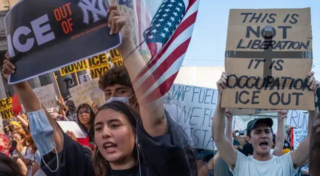 Ten cuidado con tu estatus migratorio si participas en una protesta.
