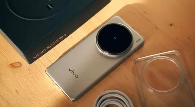 Vivo X200 Pro Vivo X200 Pro