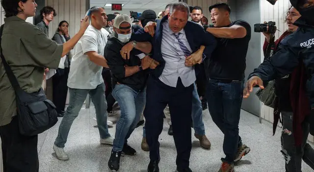 Brad Lander fue arrestado por intentar ayudar a salir a un inmigrante de un tribunal en Nueva York.