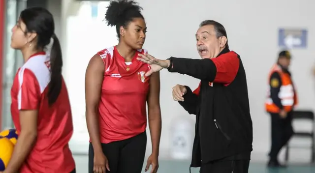 Ángela Leyva, Selección Peruana de V´óley