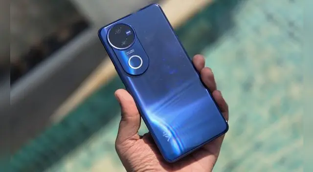 El vivo v50 5g es uno de los teléfonos de gama media con el mejor sistema de fotos ZEISS y supera al Galaxy S24 Ultra. El vivo v50 5g es uno de los teléfonos de gama media con el mejor sistema de fotos ZEISS y supera al Galaxy S24 Ultra.