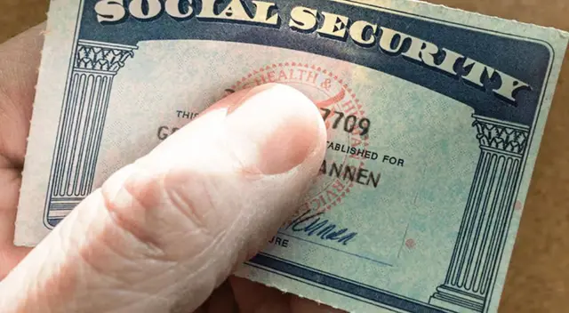 Sepa si el permiso de trabajo y Seguro Social te protegen de la deportación. Sepa si el permiso de trabajo y Seguro Social te protegen de la deportación.
