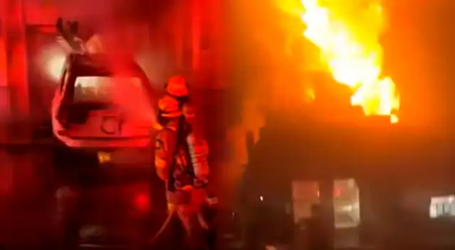 Incendio en Domino's Pizza luego que camioneta chocara contra local en este estado.