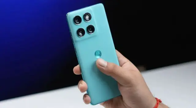 Este nuevo Motorola cuenta con una pantalla muy solvente. Este nuevo Motorola cuenta con una pantalla muy solvente.