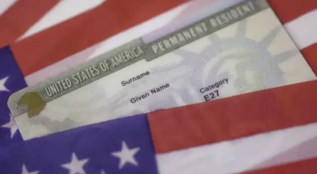 Estas son las categorías de inmigrante especial basadas en el empleo. Estas son las categorías de inmigrante especial basadas en el empleo.