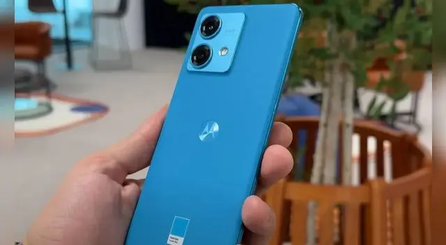 Este Motorola de cuero no solo no es acuático, sino que además tiene una gran potencia y cuesta menos que un Samsung.