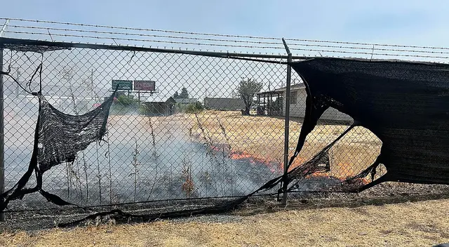 Una instalación de ICE fue atacada en modo de rechazo a las redadas de la agencia migratoria. Una instalación de ICE fue atacada en modo de rechazo a las redadas de la agencia migratoria.