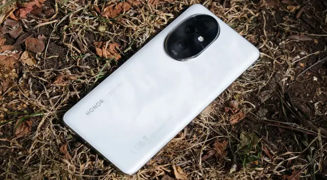 Este celular sigue entre los mejores gama media de nuestros tiempos. Este celular sigue entre los mejores gama media de nuestros tiempos.