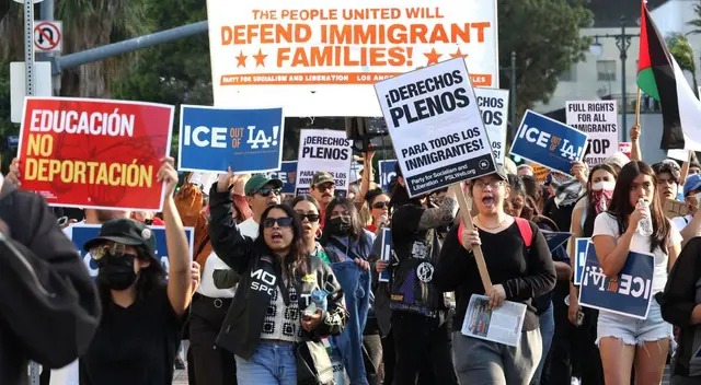 Los Ángeles brinda apoyo legal para inmigrantes indocumentados.
