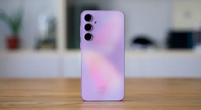 El Galaxy A55 de Samsung es uno de los mejores gama media y su precio ha bajado al mínimo.