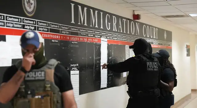 Solicita tu audiencia de inmigración virtual.