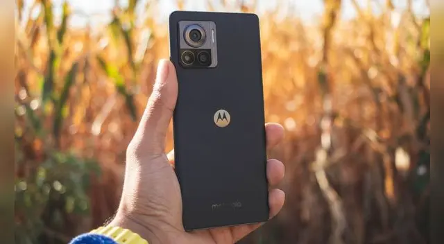 El Motorola Edge 30 Ultra es un gama alta de 2022 que sigue vigente y supera al iPhone 16 Pro de Apple.