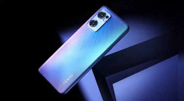 Pese a ser un teléfono de 2022, este Oppo Reno 7 5G es uno de los mejores gama media que puedes comprar en 2025.
