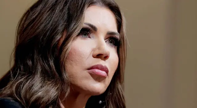Kristi Noem publica un potente tweet en X.